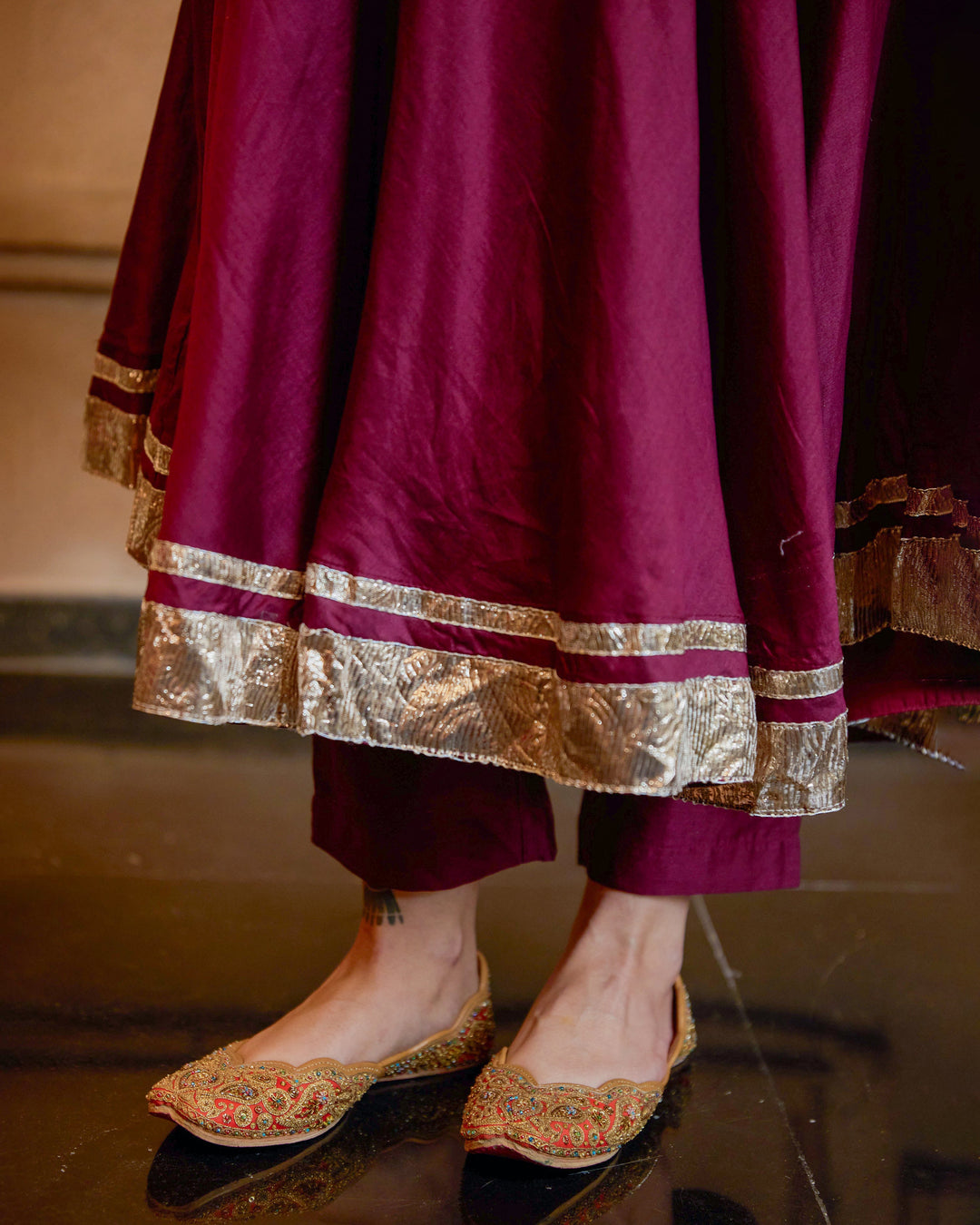 Hunar Red Handcrafted Jutti