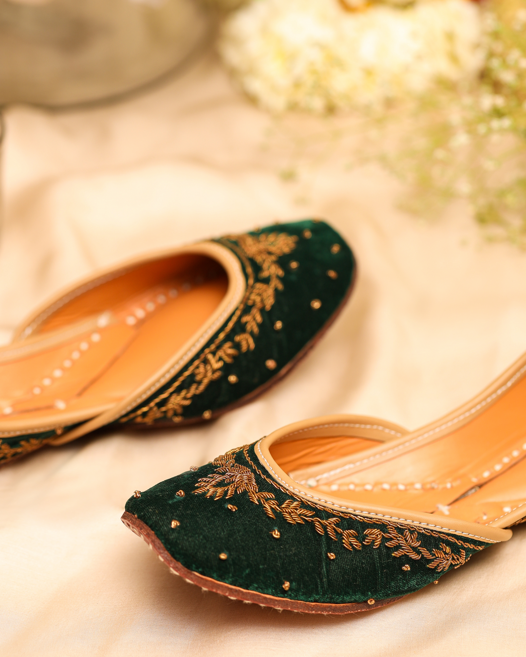 SASSY GREEN HANDCRAFTED JUTTI