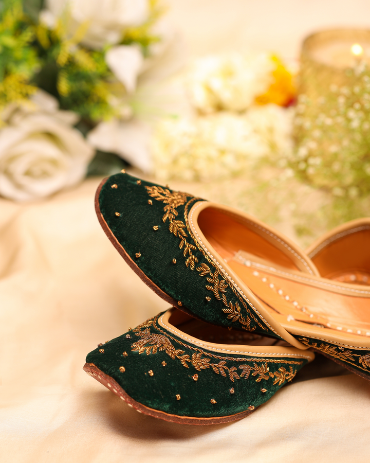 SASSY GREEN HANDCRAFTED JUTTI