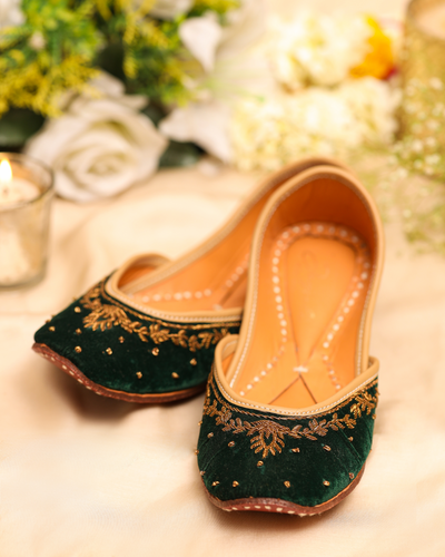 SASSY GREEN HANDCRAFTED JUTTI